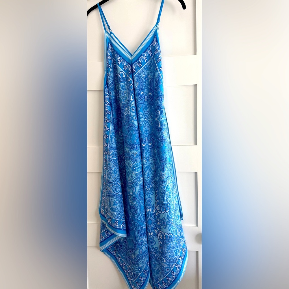 Beautiful JMclaughlin handkerchief dress!